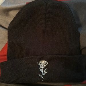 Black Embroidered Flower beanie SHEIN UNISEX